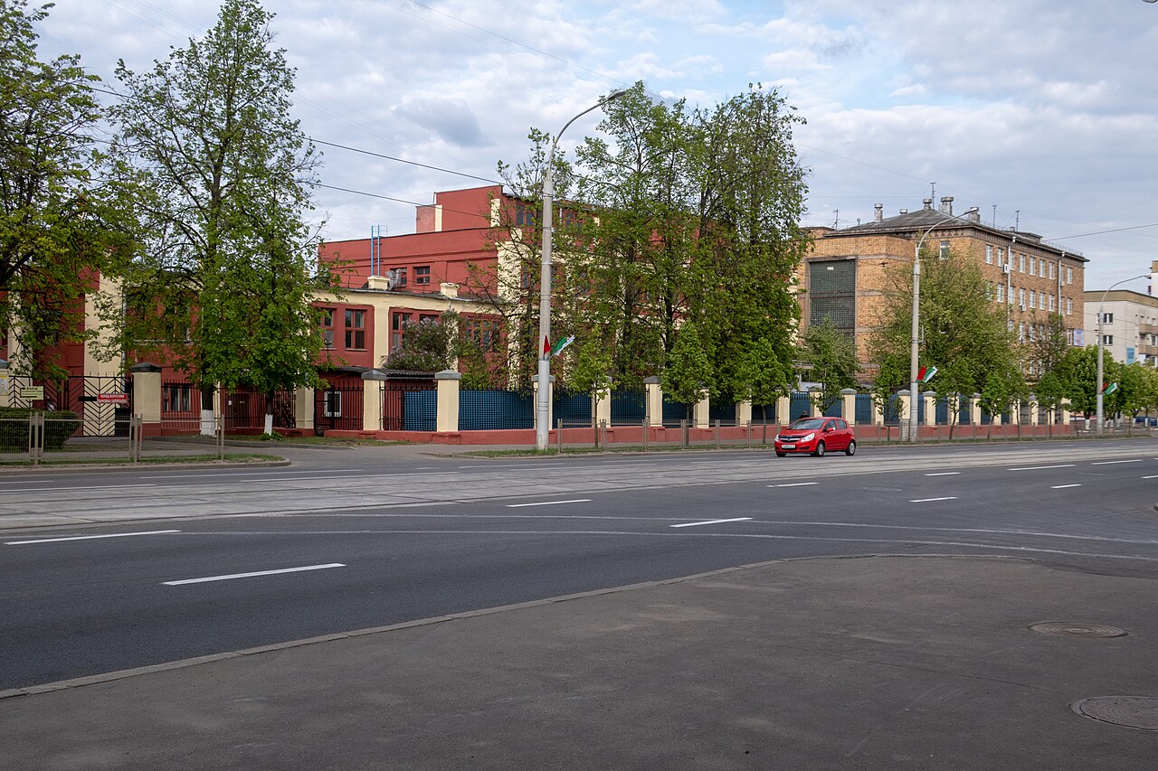 Территория Минского маргаринового завода со стороны улицы